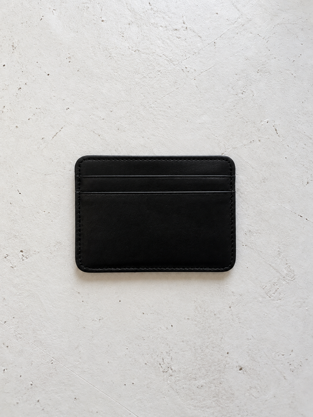 Minimalist Black Rounded Cardholder