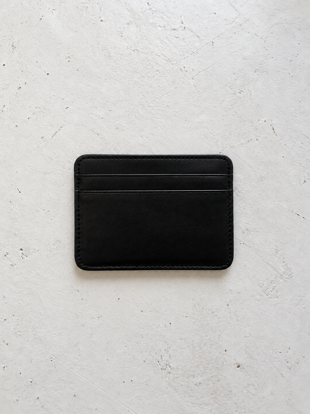 Minimalist Black Rounded Cardholder